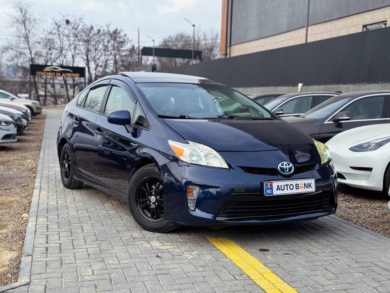 TOYOTA PRIUS