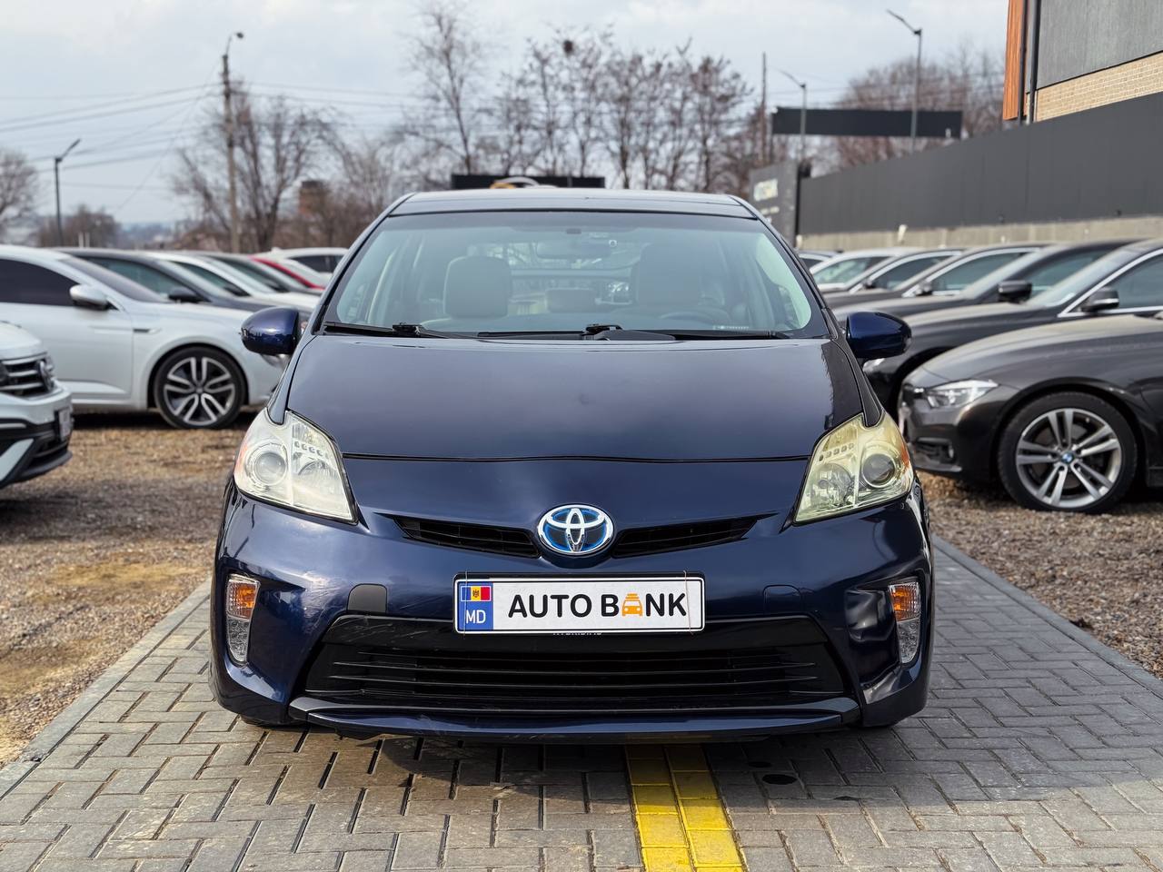 TOYOTA PRIUS