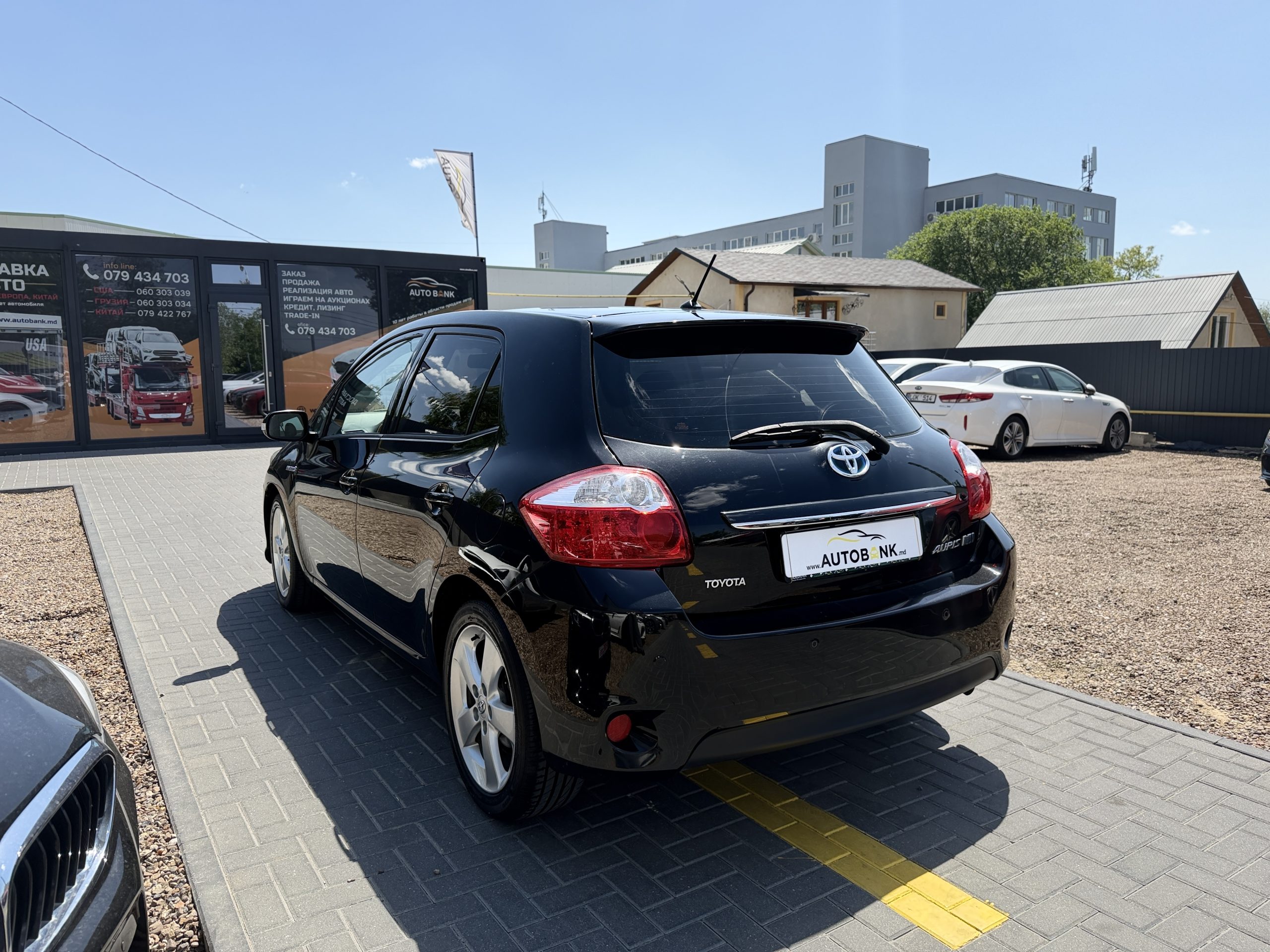 TOYOTA AURIS 2011