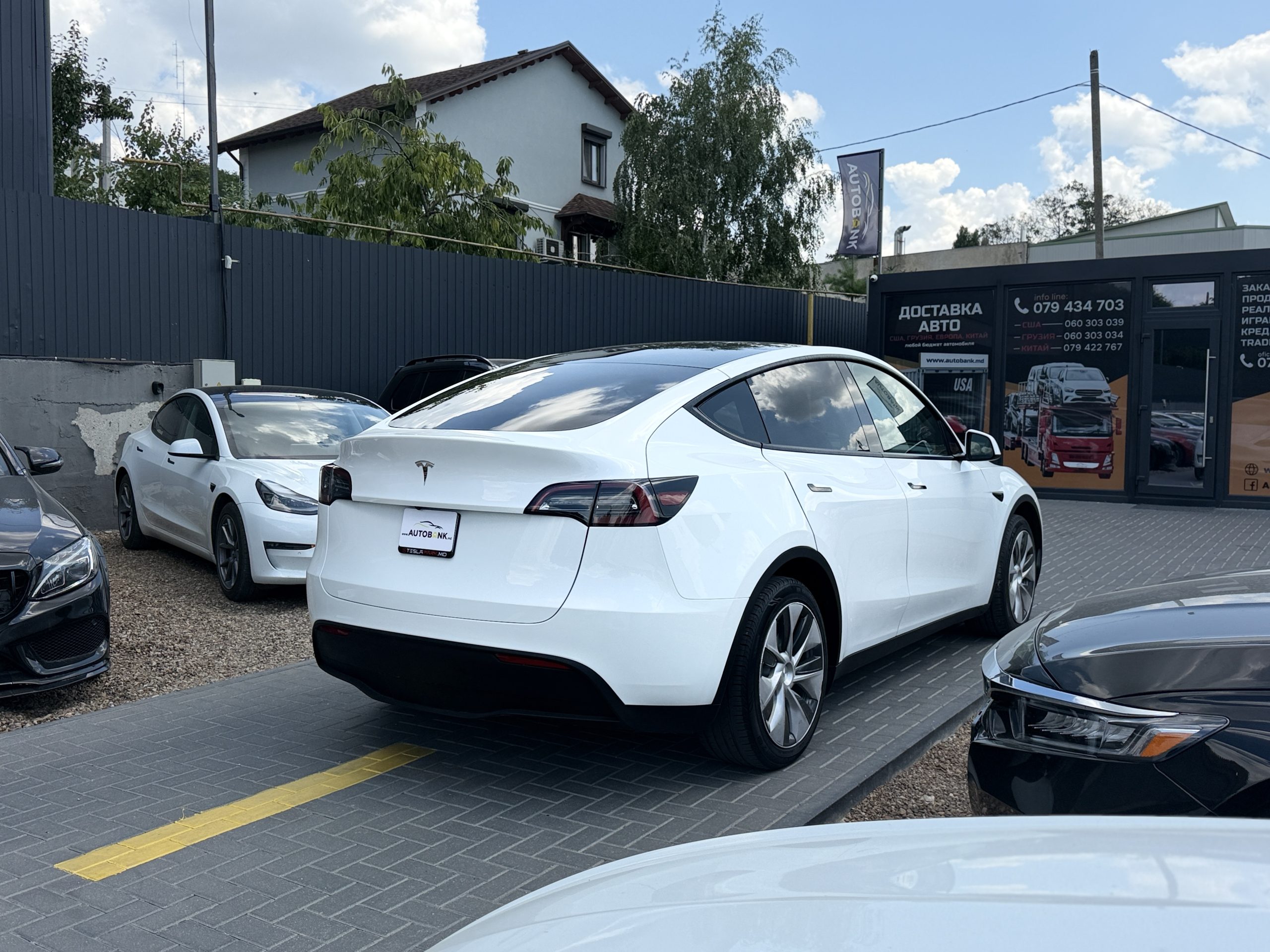 TESLA MODEL Y 2023