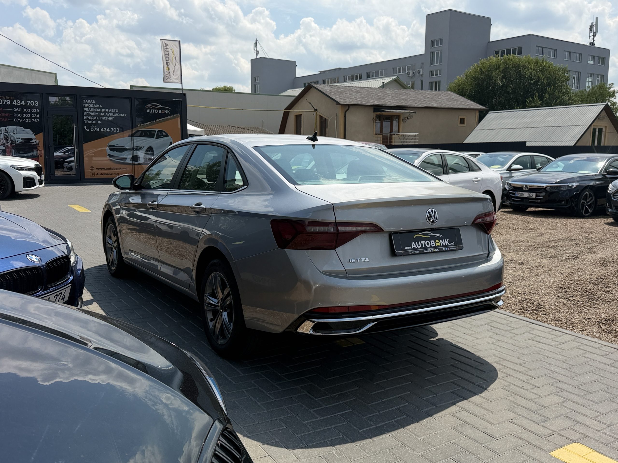 VOLKSWAGEN JETTA 2024