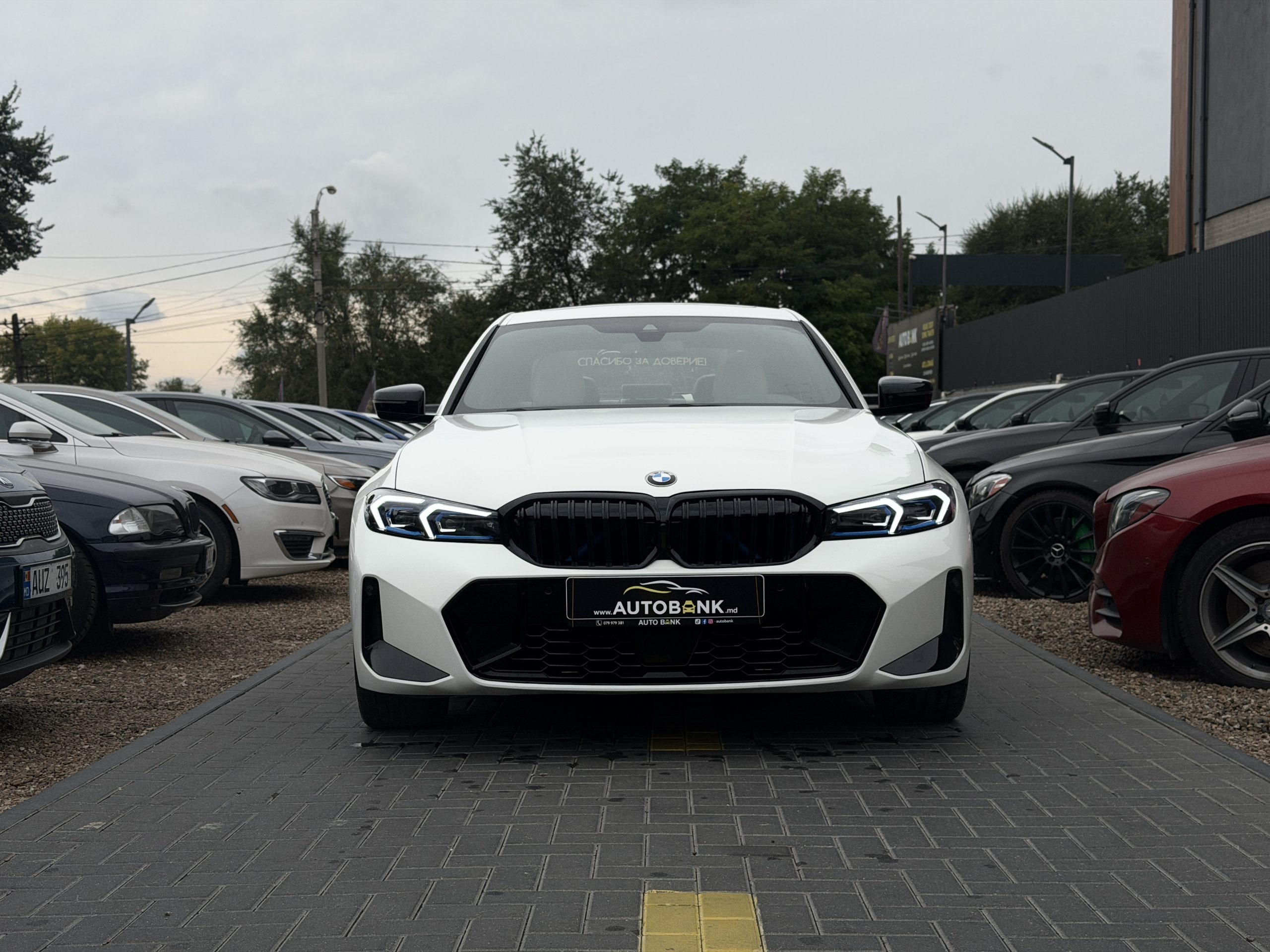 BMW 330 2019