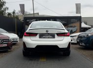 BMW 330 2019