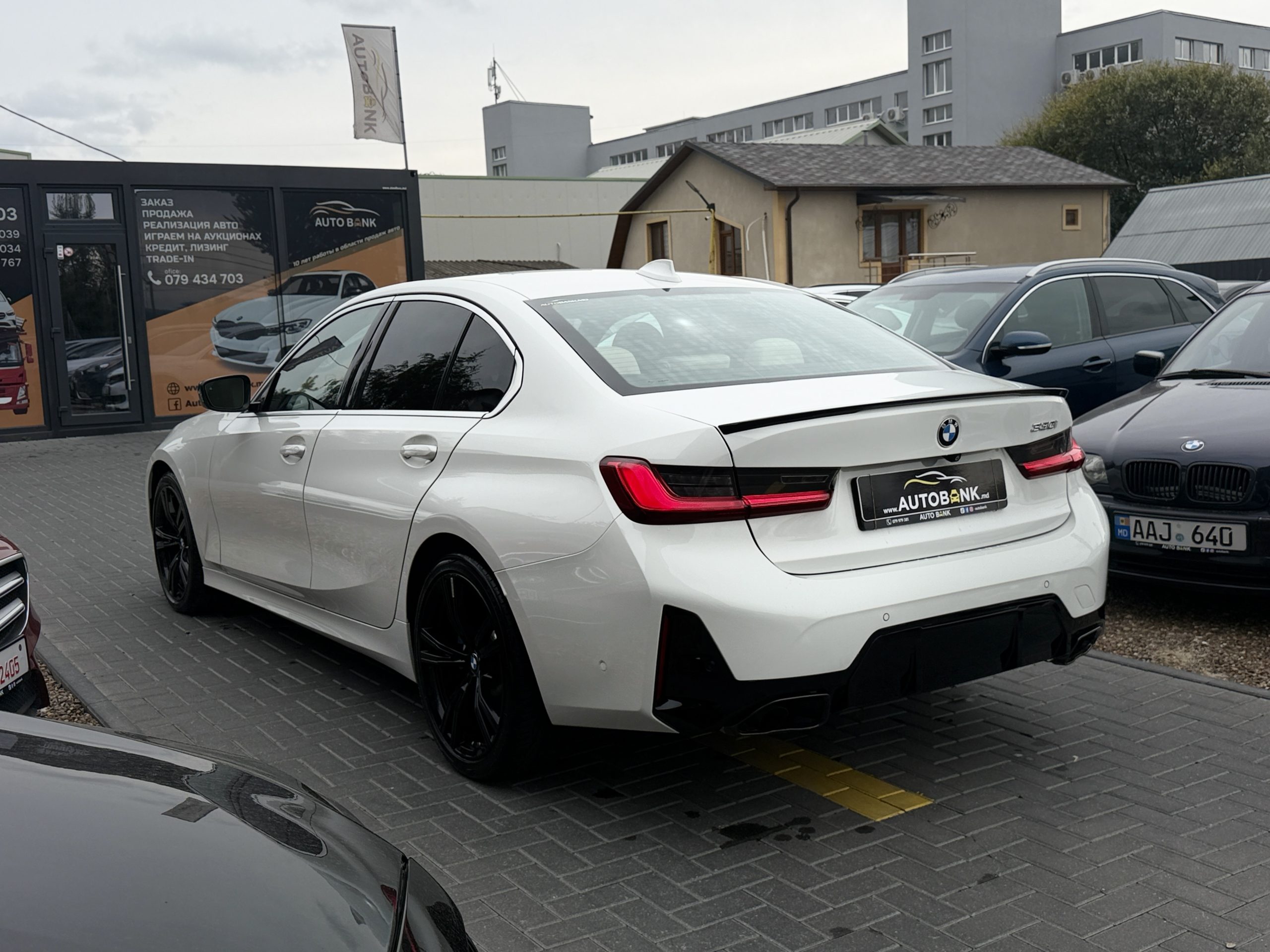 BMW 330 2019