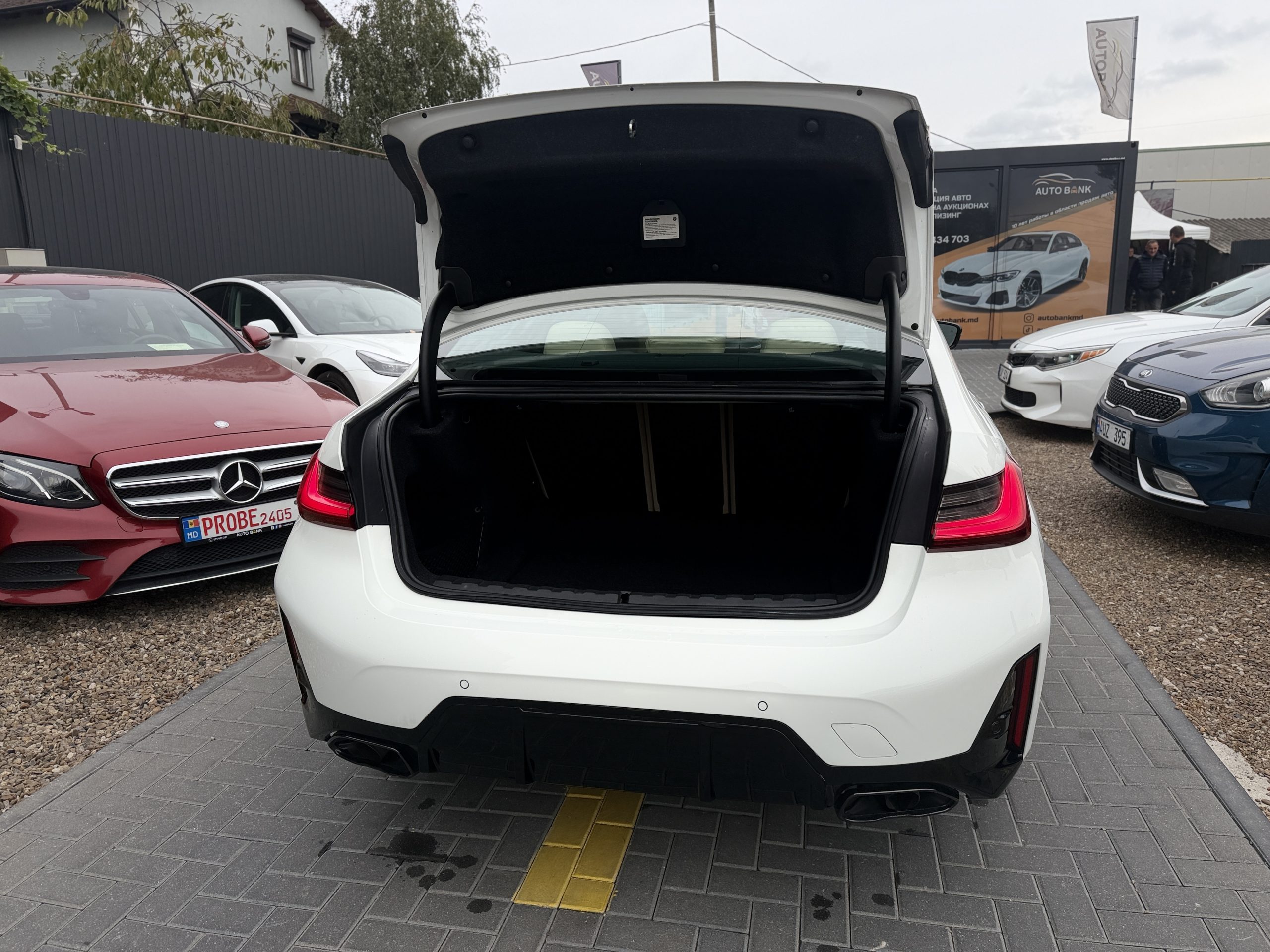 BMW 330 2019