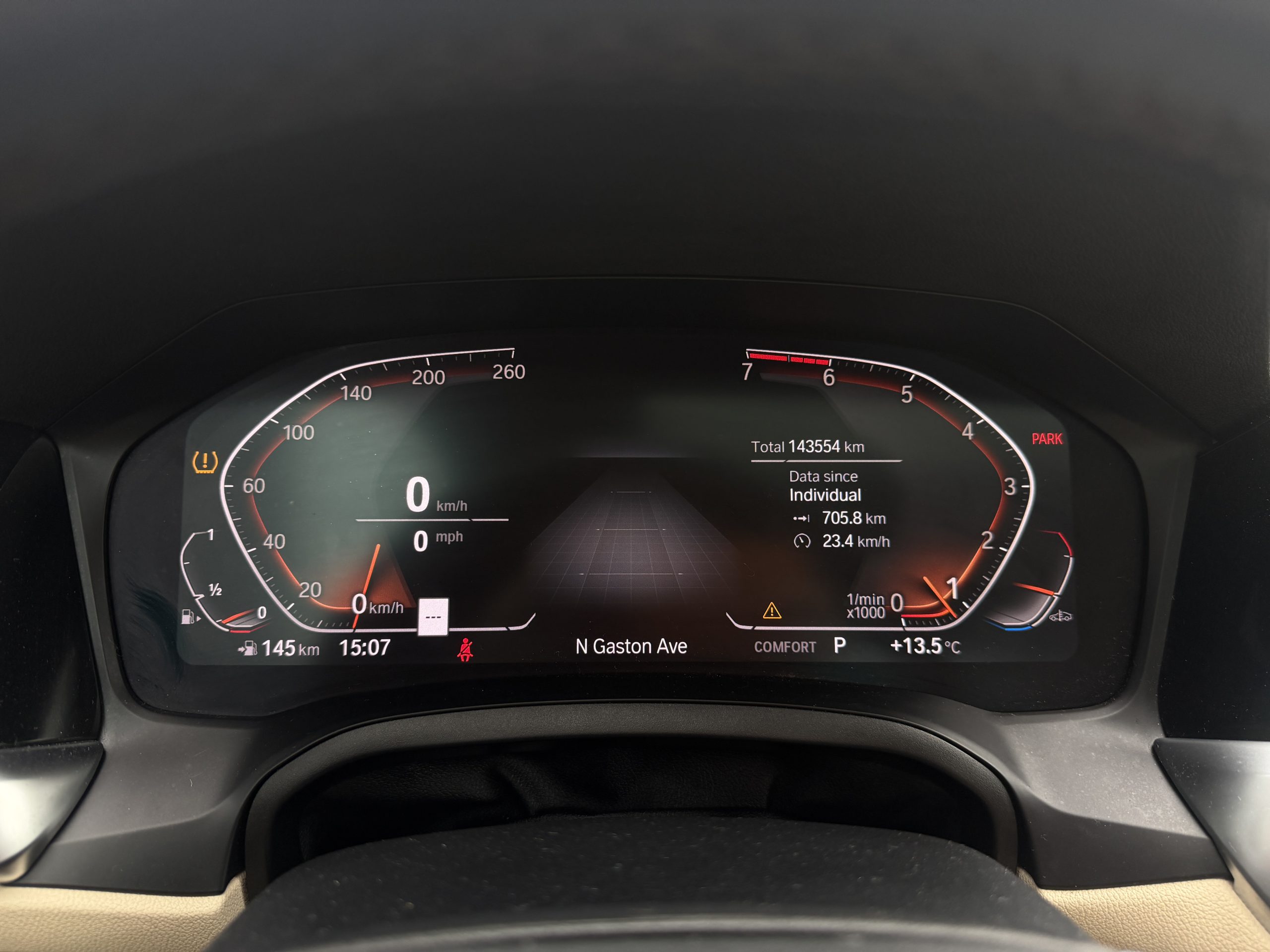 BMW 330 2019