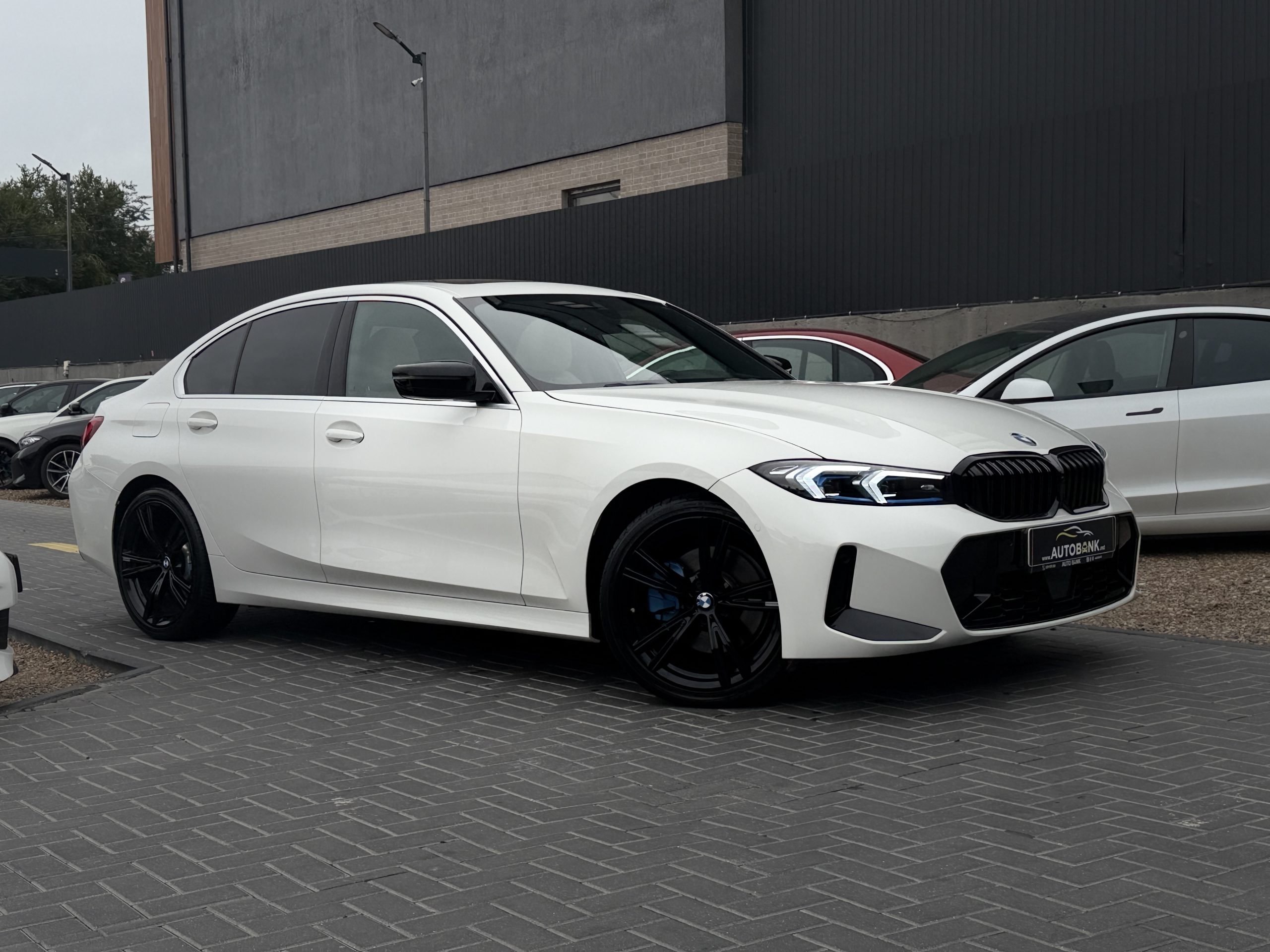 BMW 330 2019